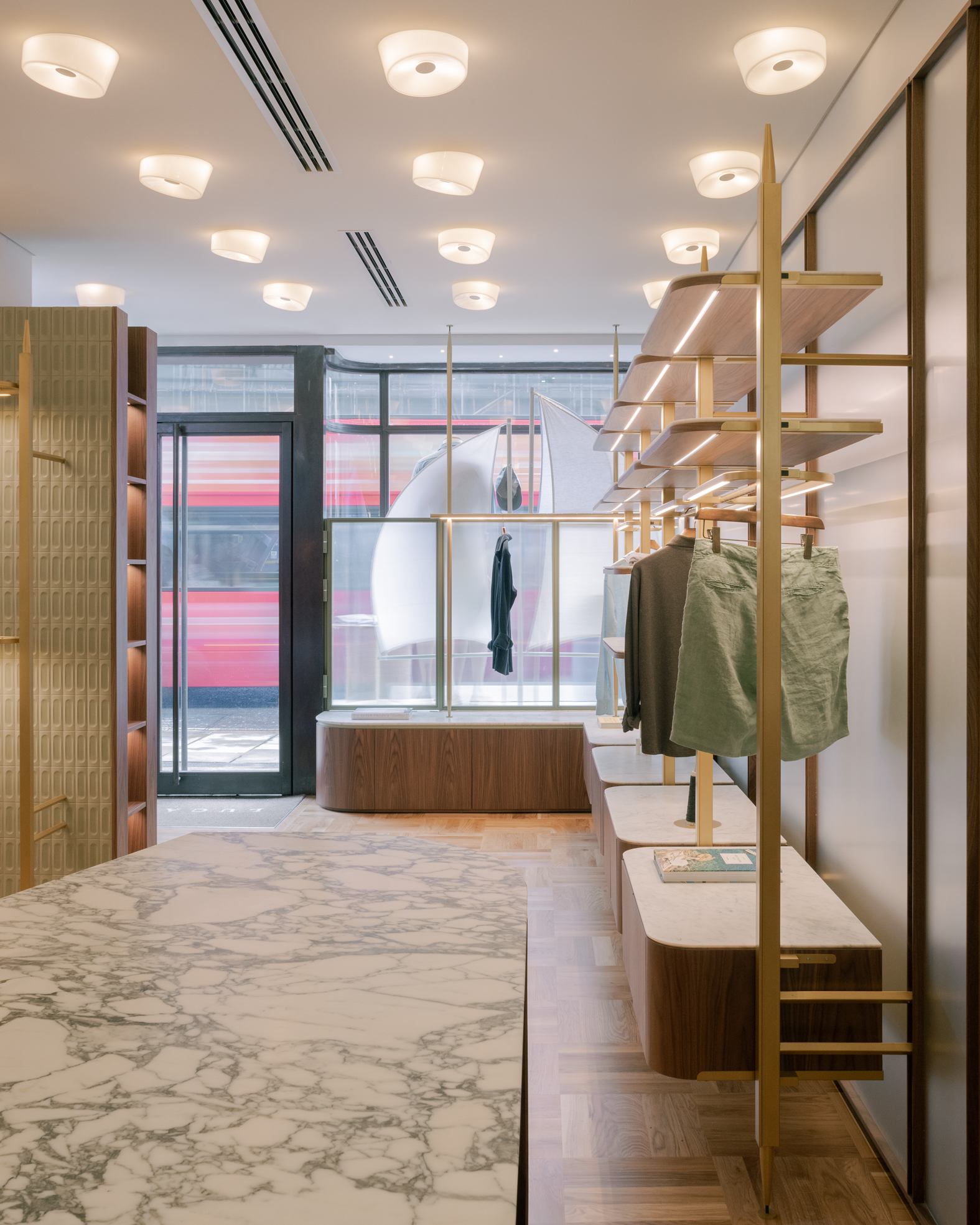 Customised display system for organising clothes in a shop.